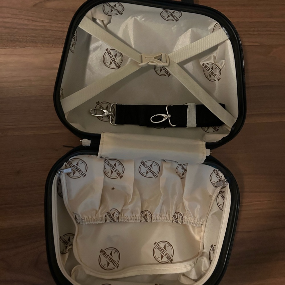 Butterfly case - Picture 2 of 2
